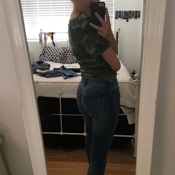 Old navy rockstar jeans! - Picture 3 of 4